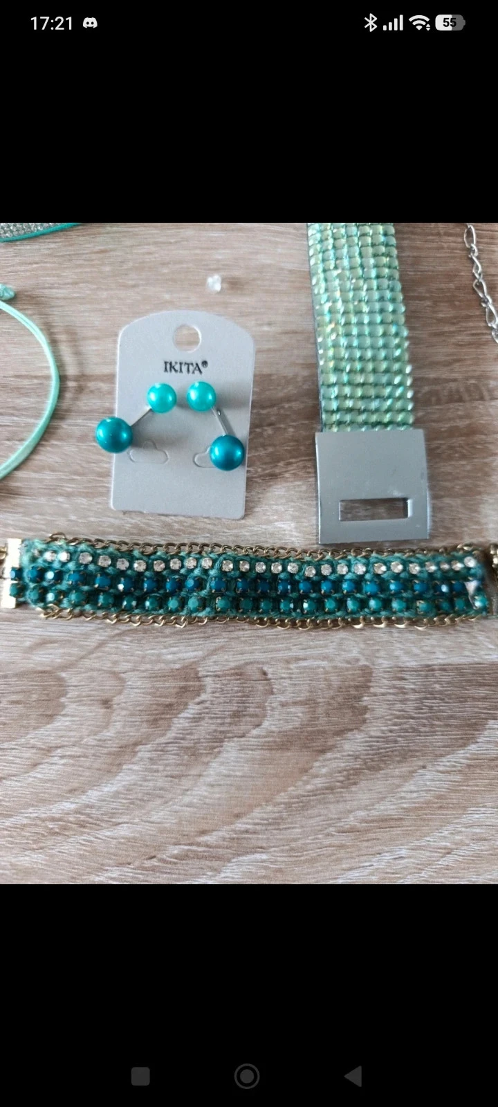Lot sieraden voor dames 8 stuks
3 armbanden
2 paar oorbellen
1 kristallen manchet – photo 3